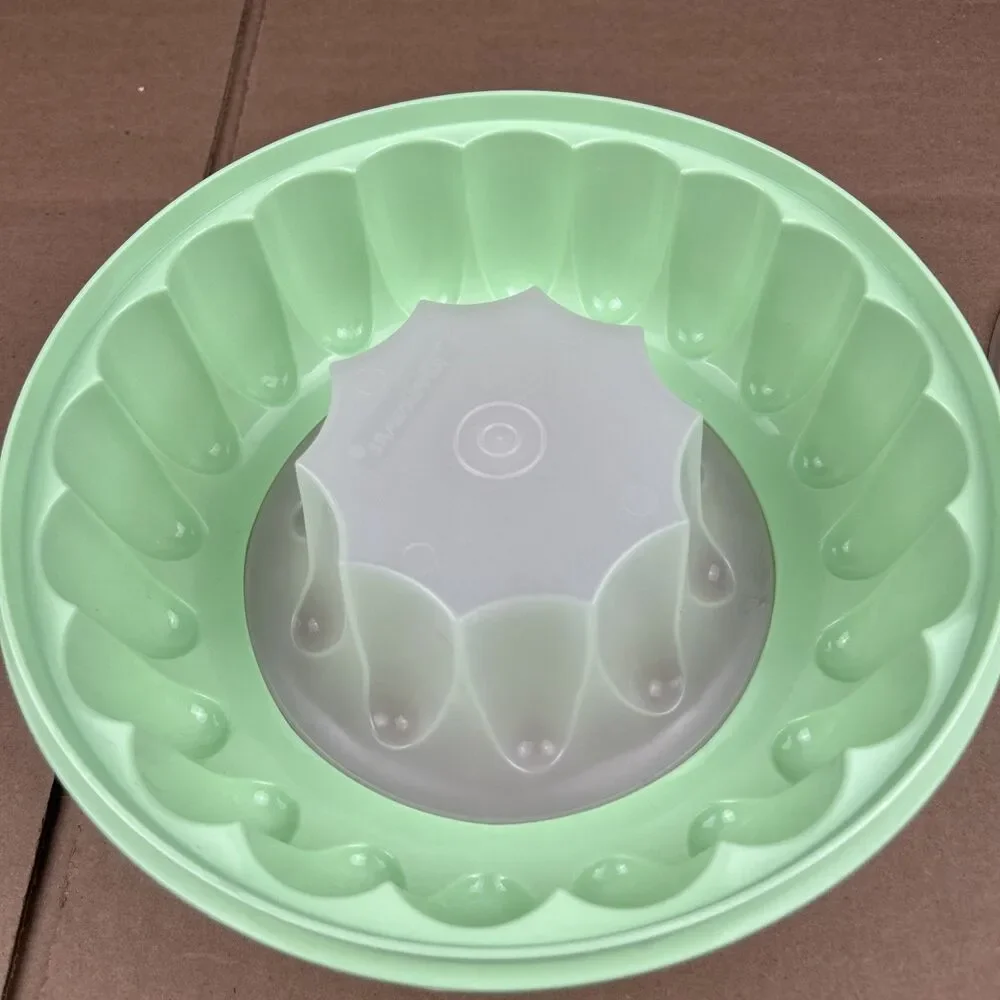 VINTAGE 3 PIECE TUPPERWARE JELLO MOLD ICE RING MINT GREEN.  1202, 1201, 1203